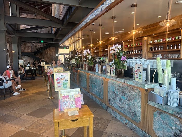 Orange留学狗的深夜续命神器，Urth Caffe Orange一口咖啡直捅心窝