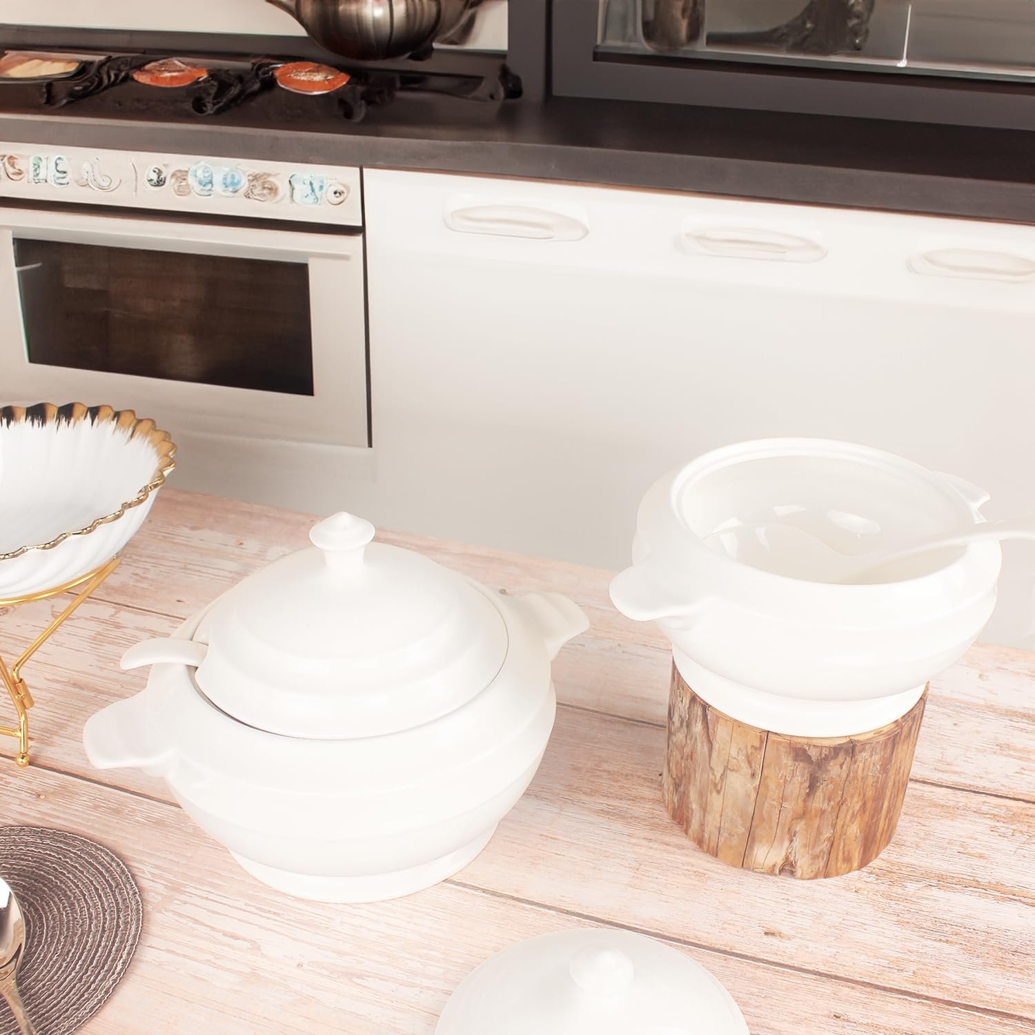 2.7L白色陶瓷汤钵带盖勺盛装把手，留学生宿舍周末速煮热汤室友小聚，微波洗碗机烤箱安全29cm