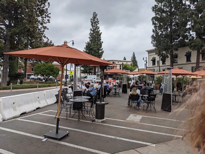 Orange留学狗的深夜续命神器，Urth Caffe Orange一口咖啡直捅心窝