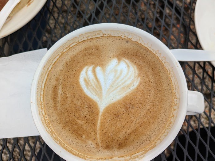 在Texas Helotes的Texas Grounds Coffee Company Roasters,赶完due后一杯现烤咖啡,舒坦得像回到了家 在Texas Helotes的Texas Grounds Coffee Company Roasters,赶完due后一杯现烤咖啡,舒坦得像回到了家