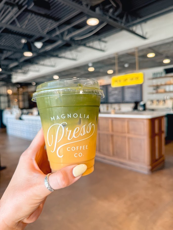在德州沃科的Magnolia Press Coffee Co.，留学生赶完due后最爱的舒坦一隅