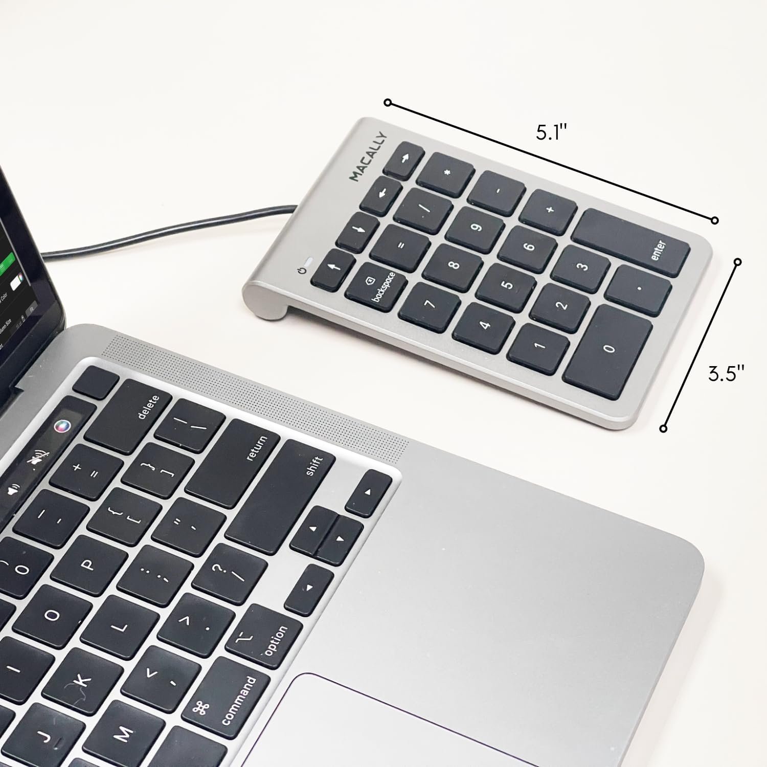 留学生宿舍数据录入加速器：USB C 有线10键数字小键盘 Type C 数字键盘 笔记本专用1.5米线缆深空灰键盘